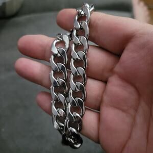 chunky stainless steel cuban chain bracelet, measures approx.  9" 11.5mm